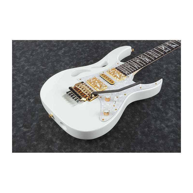 IBANEZ PIA3761SLW Stallion White Guitare electrique avec valise