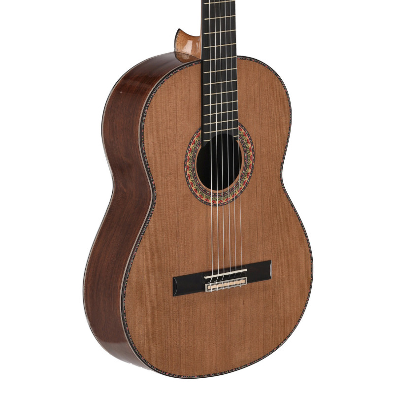 MANUEL RODRIGUEZ Guitares de maître Signature Legacy Guitare Maestro Manuel Rodriguez JUNIOR Manuel Rodriguez JR.