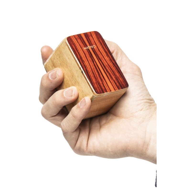 NATIVO NATI-SHK-RD mini cajon shaker panneau avant rouge