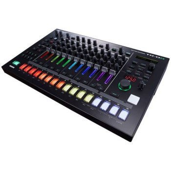 ROLAND TR-8S rhythm composer avec sample playback