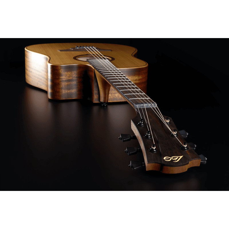 LAG T170DCE tramontane dreadnought cutaway electro