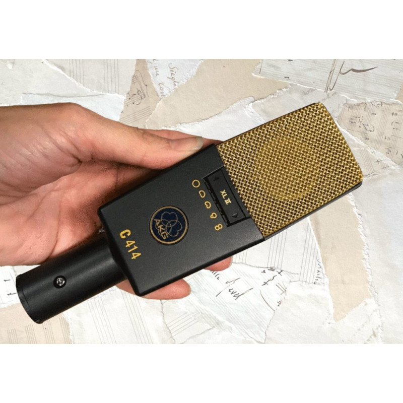 AKG C414 XLII Microphone de studio statique a directivite variable