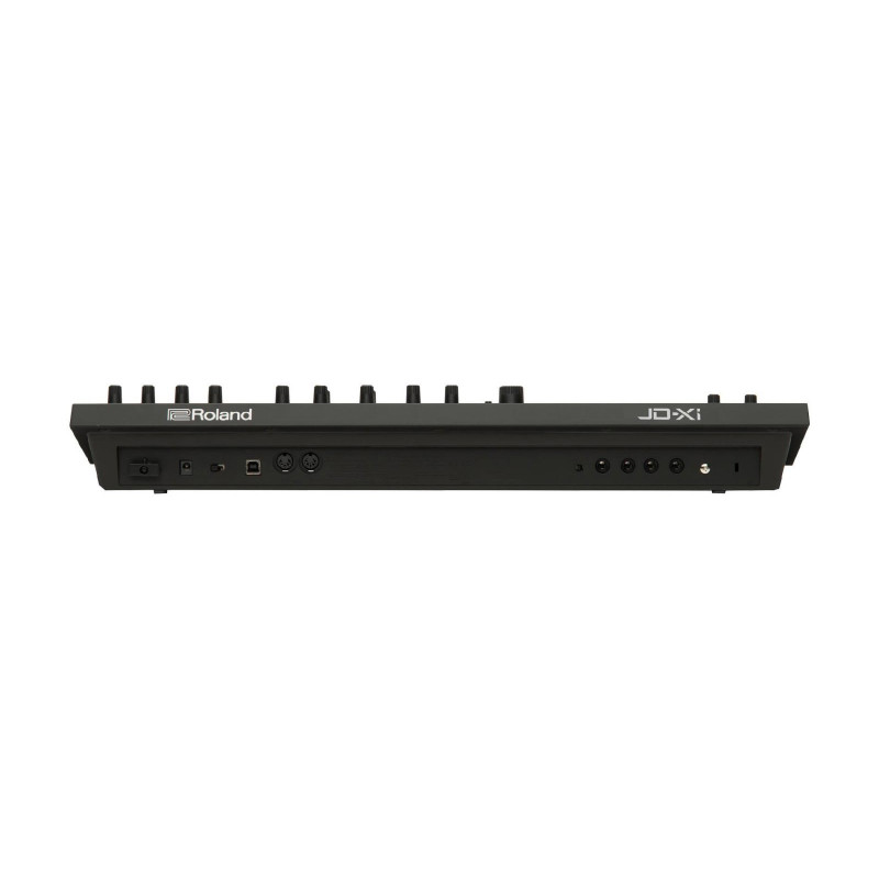 ROLAND JD-XI interactive analogue / digital crossover synth