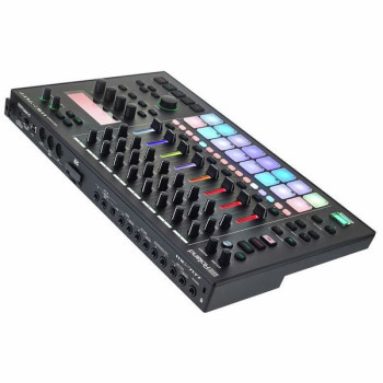 ROLAND MC-707 groovebox mc-707