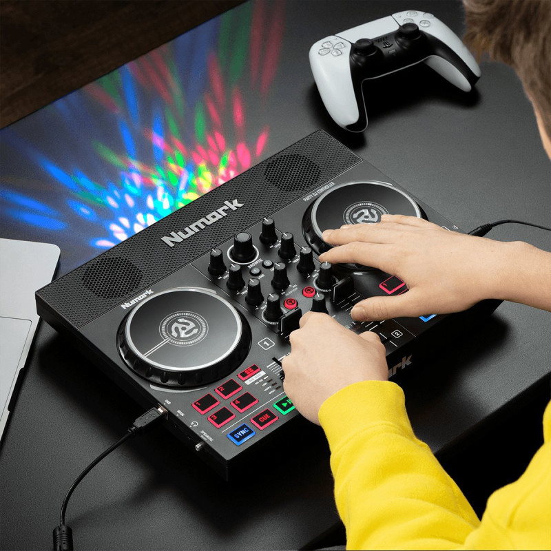 NUMARK PARTYMIXLIVE contrôleur 2 voies avec système light intégré et moniteurs streaming