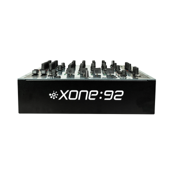 ALLEN & HEATH XONE-92-MK2 console dj 4 voies stéréo 2 aux 2 out stéréo