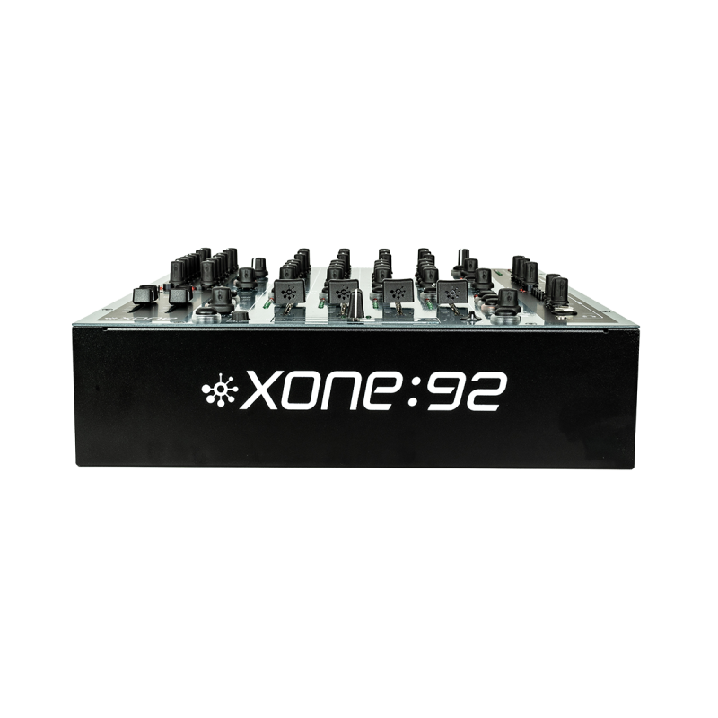ALLEN & HEATH XONE-92-MK2 console dj 4 voies stéréo 2 aux 2 out stéréo