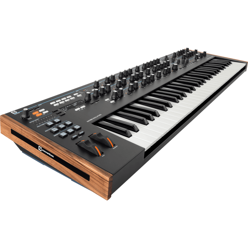 NOVATION SUMMIT synthétiseur summit