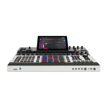 AKAI MPC-XL station de production autonome écran tactile 10.1" 16 pads mpce 16 encodeurs